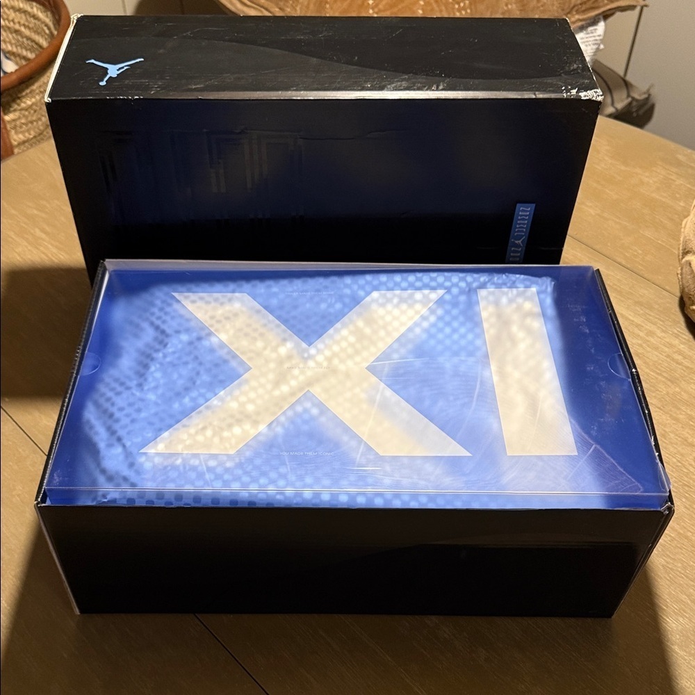 Brand New Jordan 11 Retro Legend Blue (2014 Release) - Picture 3 of 8